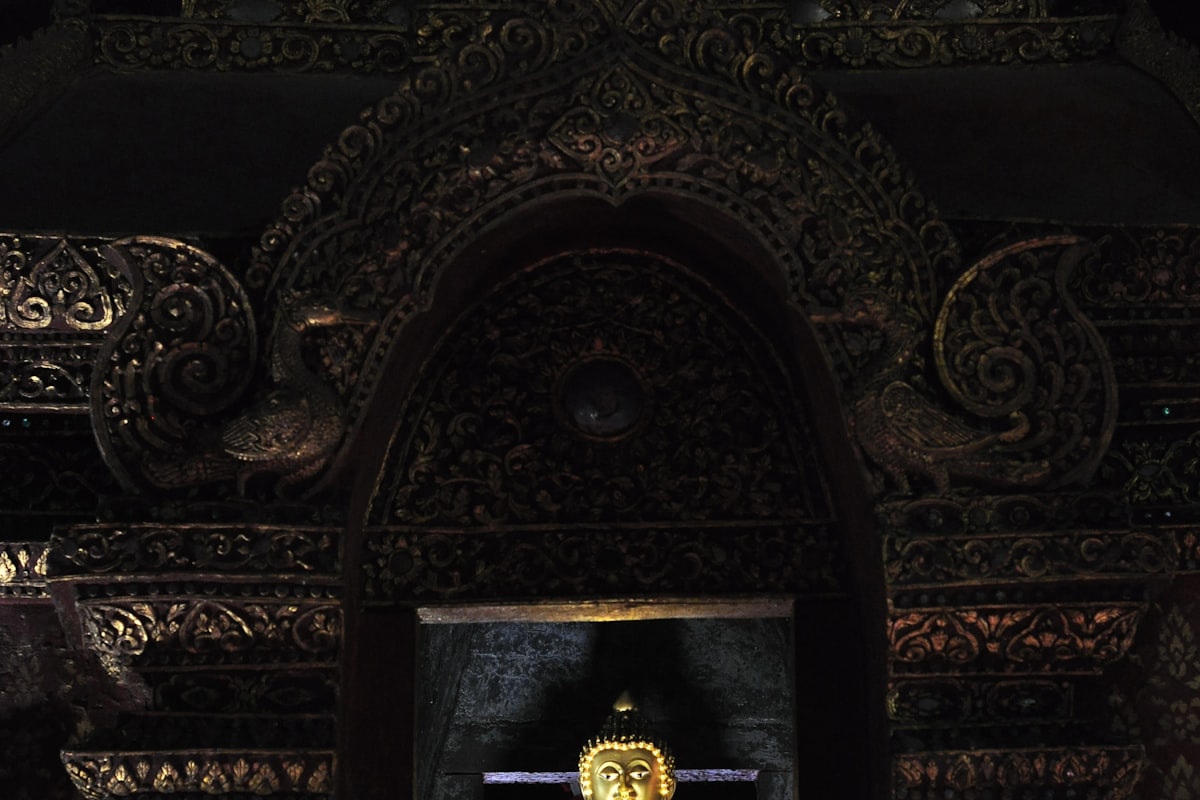 Chiang Mai temple with mountain backdrop